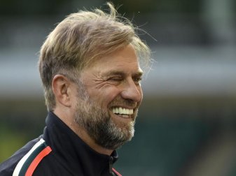 Liverpools Coach Jürgen Klopp ist jetzt ohne Brille unterwegs. Foto: Rui Vieira/AP/dpa Liverpools Coach Jürgen Klopp ist jetzt ohne Brille unterwegs. Foto: Rui Vieira/AP/dpa