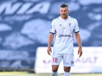 Lukas Podolskis Coronatest ist positiv Lukas Podolskis Coronatest ist positiv