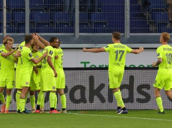 SV Wehen Wiesbaden auf Tabellenplatz eins SV Wehen Wiesbaden auf Tabellenplatz eins