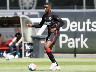 Innenverteidiger Irorere verlässt Eintracht Frankfurt Innenverteidiger Irorere verlässt Eintracht Frankfurt