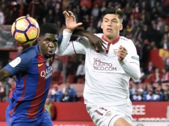 Sevillas Joaquín Correa 2016 im Zweikampf mit Barcelonas Samuel Umtiti. Foto: Jose Manuel Vidal/EFE/dpa Sevillas Joaquín Correa 2016 im Zweikampf mit Barcelonas Samuel Umtiti. Foto: Jose Manuel Vidal/EFE/dpa