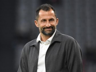 Bayerns Sportdirektor Hasan Salihamidzic ist mit der Auslosung zur Champions-League-Gruppenphase zufrieden. Foto: Bernd Thissen/dpa Bayerns Sportdirektor Hasan Salihamidzic ist mit der Auslosung zur Champions-League-Gruppenphase zufrieden. Foto: Bernd Thissen/dpa