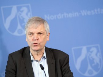 Hans-Albert Gehle, Präsident der Ärztekammer Westfalen-Lippe, spricht während einer Pressekonferenz. Foto: Federico Gambarini/dpa Hans-Albert Gehle, Präsident der Ärztekammer Westfalen-Lippe, spricht während einer Pressekonferenz. Foto: Federico Gambarini/dpa