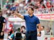 Trainer Dimitrios Grammozis steckt mit dem FC Schalke 04 in der zweiten Liga schon in der Krise. Foto: Matthias Balk/dpa