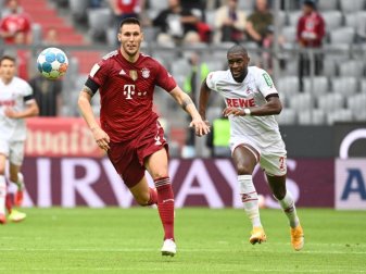Bayerns Niklas Süle (l) im Laufduell mit dem Kölner Anthony Modeste. Foto: Sven Hoppe/dpa Bayerns Niklas Süle (l) im Laufduell mit dem Kölner Anthony Modeste. Foto: Sven Hoppe/dpa