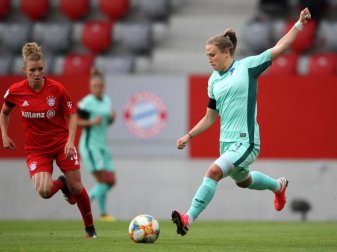 Katharina Naschenweng (r) erzielte Hoffenheims zwischenzeitlichen Ausgleich. (Archivbild). Foto: Adam Pretty/Getty Images Europe/Pool/dpa Katharina Naschenweng (r) erzielte Hoffenheims zwischenzeitlichen Ausgleich. (Archivbild). Foto: Adam Pretty/Getty Images Europe/Pool/dpa