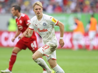 Finn Porath schießt das erste Tor für Kiel Finn Porath schießt das erste Tor für Kiel