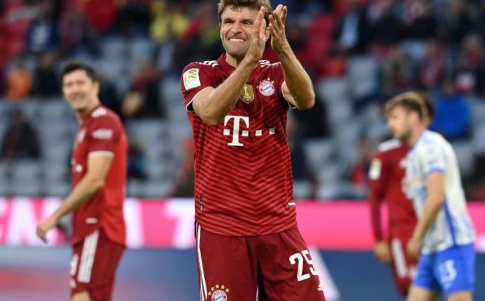 Eröffnete beim 5:0-Kantersieg gegen Hertha BSC den Torreigen: Bayerns Thomas Müller. Foto: Sven Hoppe/dpa
