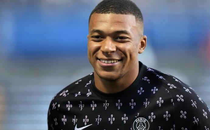 Wechselt Kylian Mbappé doch noch zu Real Madrid?. Foto: Francois Mori/AP/dpa