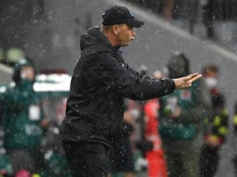 Hertha-Coach Pal Dardai hat mit seinem Team noch keinen Punkt in der laufenden Saison geholt. Foto: Sven Hoppe/dpa Hertha-Coach Pal Dardai hat mit seinem Team noch keinen Punkt in der laufenden Saison geholt. Foto: Sven Hoppe/dpa