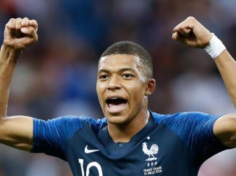 Könnte noch den Club wechseln: Kylian Mbappé. Foto: Francisco Seco/AP/dpa Könnte noch den Club wechseln: Kylian Mbappé. Foto: Francisco Seco/AP/dpa
