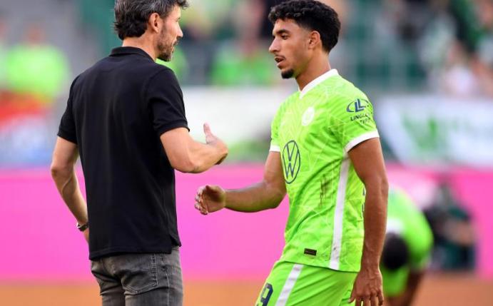 Kommt vom VfL Wolfsburg nach Stuttgart: Omar Marmoush. Foto: Swen Pförtner/dpa
