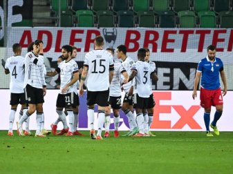 Die deutsche Fußball-Nationalmannschaft setzt sich in St. Gallen gegen Liechtenstein durch. Foto: Sven Hoppe/dpa Die deutsche Fußball-Nationalmannschaft setzt sich in St. Gallen gegen Liechtenstein durch. Foto: Sven Hoppe/dpa