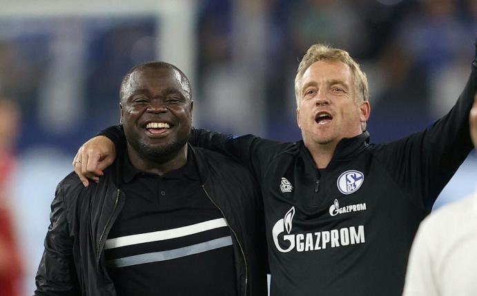 Asamoah und Büskens verlängern bei Schalke 04