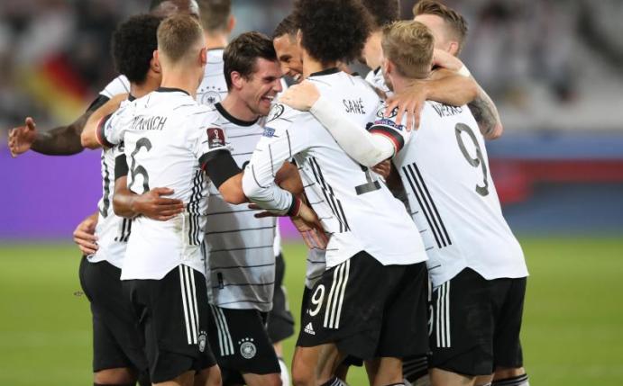 Das DFB-Team feierte in Stuttgart einen deutlichen Sieg gegen Armenien. Foto: Tom Weller/dpa