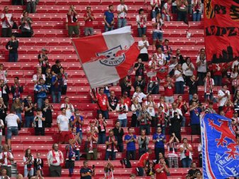 34.000 Zuschauer dürfen zum Spitzenspiel RB Leipzig gegen den FC Bayern in die Red-Bull-Arena. Foto: Hendrik Schmidt/dpa-Zentralbild/ZB 34.000 Zuschauer dürfen zum Spitzenspiel RB Leipzig gegen den FC Bayern in die Red-Bull-Arena. Foto: Hendrik Schmidt/dpa-Zentralbild/ZB