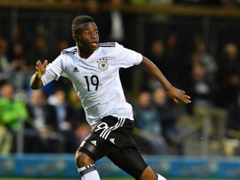 Youssoufa Moukoko erzielt sein drittes Tor für die U21 Youssoufa Moukoko erzielt sein drittes Tor für die U21