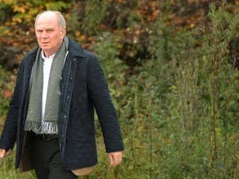 Hoeneß könnte bereits in zwei Monaten frei sein(SID-IMAGES/AFP) Hoeneß könnte bereits in zwei Monaten frei sein(SID-IMAGES/AFP)
