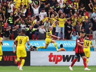 Stürmer Erling Haaland (M) war erneut der Dortmunder Matchwinner. Foto: Rolf Vennenbernd/dpa