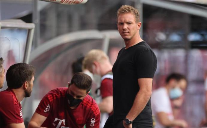 Bayerns Trainer Julian Nagelsmann wurde in Leipzig mit Pfiffen empfangen. Foto: Jan Woitas/dpa-Zentralbild/dpa