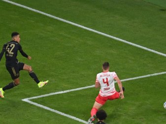 Bayern-Youngster Jamal Musiala (l) spielte sehr stark in Leipzig. Foto: Robert Michael/dpa-Zentralbild/dpa Bayern-Youngster Jamal Musiala (l) spielte sehr stark in Leipzig. Foto: Robert Michael/dpa-Zentralbild/dpa