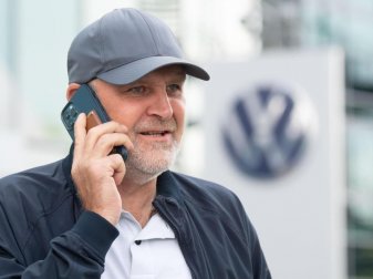 Hat RB Leipzig trotz eines durchwachsenen Startes noch auf der Meisterrechnung: Wolfsburg-Sportdirektor Jörg Schmadtke. Foto: Julian Stratenschulte/dpa Hat RB Leipzig trotz eines durchwachsenen Startes noch auf der Meisterrechnung: Wolfsburg-Sportdirektor Jörg Schmadtke. Foto: Julian Stratenschulte/dpa
