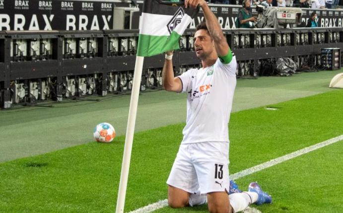 Gladbachs Matchwinner gegen Bielefeld: Kapitän Lars Stindl. Foto: Federico Gambarini/dpa