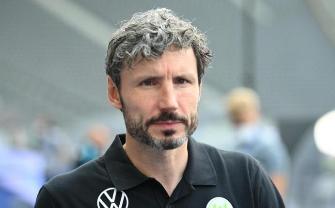 Mark van Bommel trifft mit dem VfL Wolfsburg zum Champions League-Auftakt auf den französischen Meister OSC Lille. Foto: Soeren Stache/dpa-Zentralbild/dpa