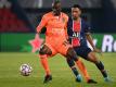 Demba Ba (l.) beendet seine Spielerkarriere