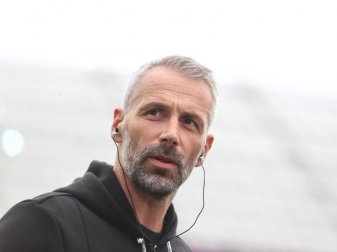 Kann bei Besiktas Istanbul auf Verteidiger Mats Hummels zurückgreifen: BVB-Coach Marco Rose. Foto: Rolf Vennenbernd/dpa