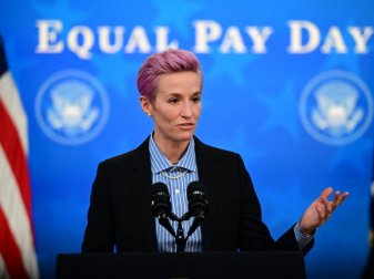 US-Frauenteam um Rapinoe soll gleich bezahlt werden US-Frauenteam um Rapinoe soll gleich bezahlt werden