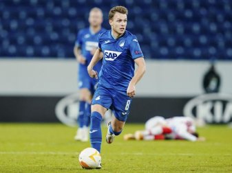 Dennis Geiger hat seinen Vertrag bei der TSG 1899 Hoffenheim bis zum 30. Juni 2023 verlängert. Foto: Uwe Anspach/dpa Dennis Geiger hat seinen Vertrag bei der TSG 1899 Hoffenheim bis zum 30. Juni 2023 verlängert. Foto: Uwe Anspach/dpa
