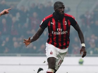 Milan-Profi Tiémoué Bakayoko wurd von Lazio-Fans rassistisch beleidigt. Foto: -/Lapresse via ZUMA Press/dpa Milan-Profi Tiémoué Bakayoko wurd von Lazio-Fans rassistisch beleidigt. Foto: -/Lapresse via ZUMA Press/dpa