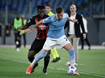 Franck Kessie (l.) und Sergej Milinkovic-Savic Franck Kessie (l.) und Sergej Milinkovic-Savic