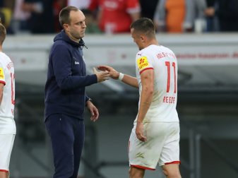 Dämpfer: Ole Werner (M.) und Holstein Kiel verlieren 0:3 Dämpfer: Ole Werner (M.) und Holstein Kiel verlieren 0:3