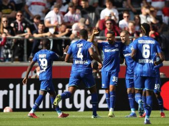 Bayer Leverkusen konnte sich trotz langer Unterzahl in Stuttgart durchsetzen. Foto: Tom Weller/dpa Bayer Leverkusen konnte sich trotz langer Unterzahl in Stuttgart durchsetzen. Foto: Tom Weller/dpa