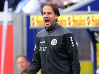 Pleite für Wiesbaden mit Trainer Rüdiger Rehm Pleite für Wiesbaden mit Trainer Rüdiger Rehm