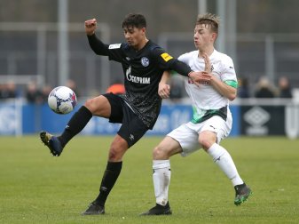 Nachwuchsspieler Luiz Skraback (r.) erhält Profivertrag Nachwuchsspieler Luiz Skraback (r.) erhält Profivertrag