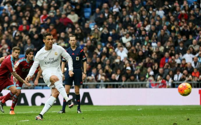 Cristiano Ronaldo trifft per Elfmeter zum 1:0(SID-IMAGES)