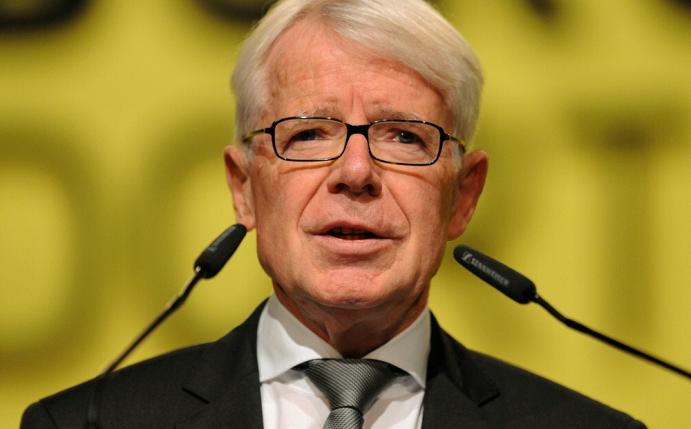 Reinhard Rauball rät zu vermehrten Auslandsreisen(FIRO/SID)