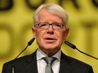Reinhard Rauball rät zu vermehrten Auslandsreisen(FIRO/SID) Reinhard Rauball rät zu vermehrten Auslandsreisen(FIRO/SID)