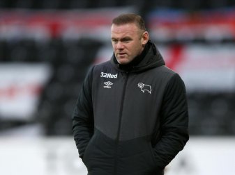 Trainer Wayne Rooney und Derby County stehen nach dem Punktabzug am Tabellenende der zweiten englischen Liga. Foto: Nigel French/PA Wire/dpa Trainer Wayne Rooney und Derby County stehen nach dem Punktabzug am Tabellenende der zweiten englischen Liga. Foto: Nigel French/PA Wire/dpa