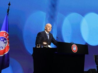 UEFA kritisiert erneut die WM-Pläne der FIFA UEFA kritisiert erneut die WM-Pläne der FIFA