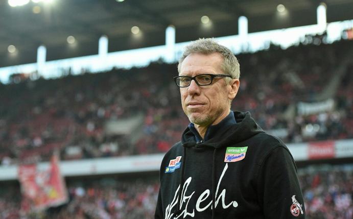 Der 1. FC Köln will Peter Stöger langfristig binden(PIXATHLON/SID)