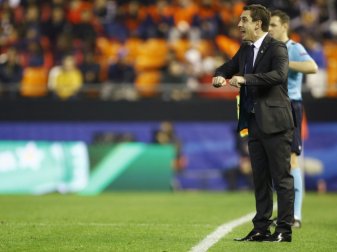 Neville sucht mit Valencia den Weg aus der Krise(SID-IMAGES/FIRO) Neville sucht mit Valencia den Weg aus der Krise(SID-IMAGES/FIRO)