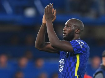 Lukaku stellt Wirkung des Kniefalls vor Spielen infrage Lukaku stellt Wirkung des Kniefalls vor Spielen infrage