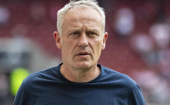 Mag keine durchgestylten Stadien: Freiburgs Trainer Christian Streich. Foto: Tom Weller/dpa