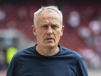 Mag keine durchgestylten Stadien: Freiburgs Trainer Christian Streich. Foto: Tom Weller/dpa Mag keine durchgestylten Stadien: Freiburgs Trainer Christian Streich. Foto: Tom Weller/dpa
