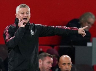 Ole Gunnar Solskjaer, Trainer von Manchester United an der Seitenlinie . Foto: Martin Rickett/PA Wire/dpa Ole Gunnar Solskjaer, Trainer von Manchester United an der Seitenlinie . Foto: Martin Rickett/PA Wire/dpa