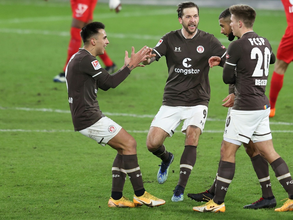 Der FC St. Pauli holt drei Punkte in Karlsruhe